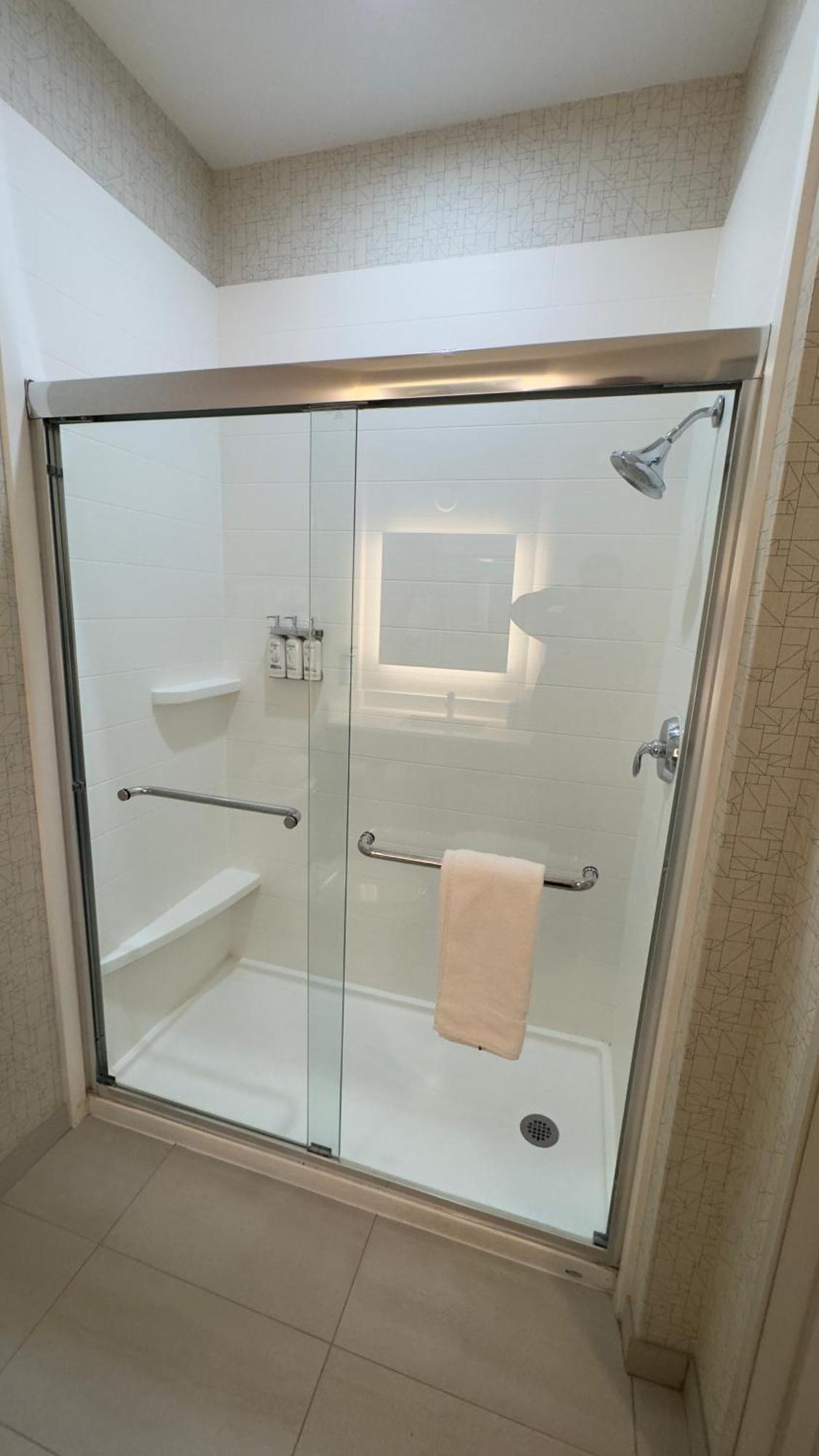 Holiday Inn Express Hotel & Suites Marina By Ihg Extérieur photo