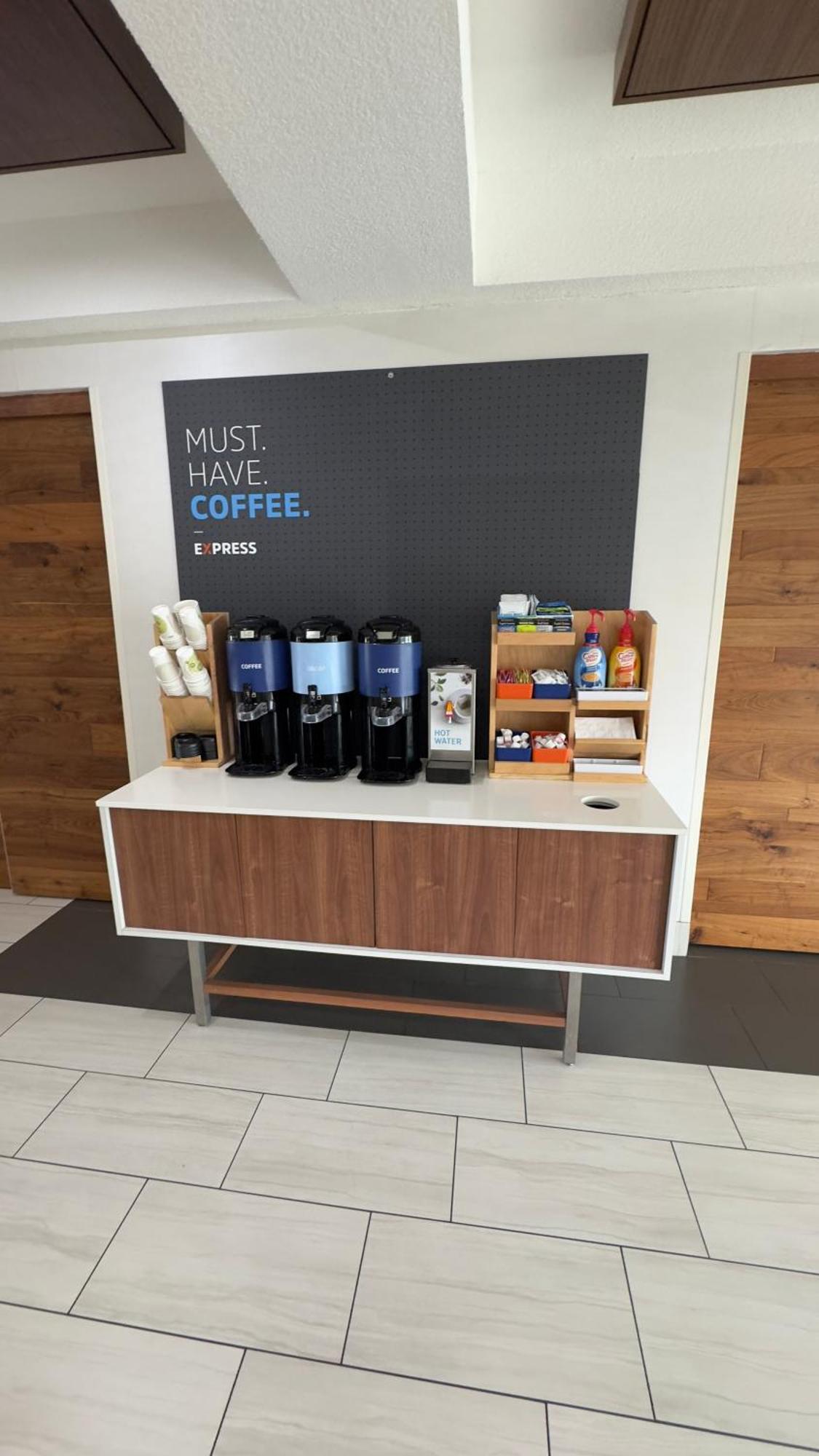 Holiday Inn Express Hotel & Suites Marina By Ihg Extérieur photo